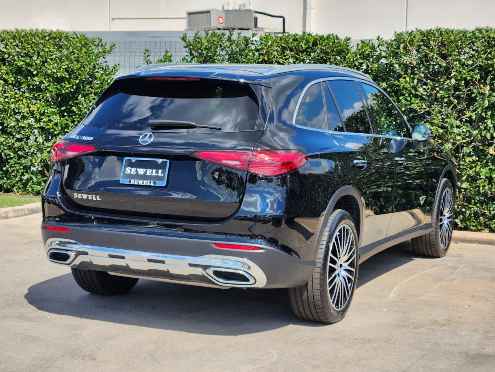 2024 Mercedes-Benz GLC Vehicle Photo in HOUSTON, TX 77079