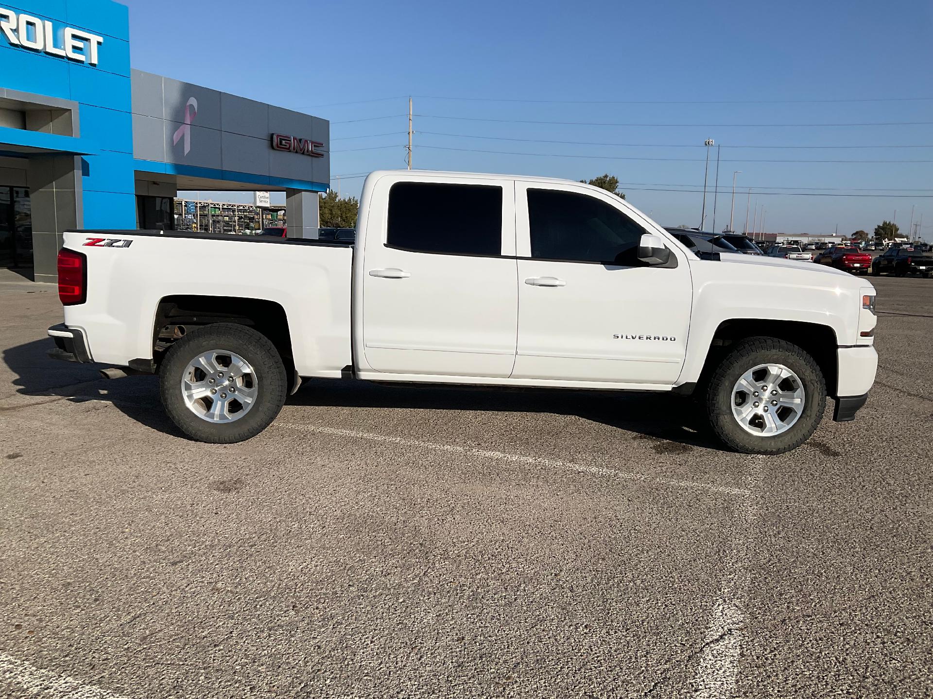 Used 2018 Chevrolet Silverado 1500 LT with VIN 3GCUKRECXJG408974 for sale in Ponca City, OK