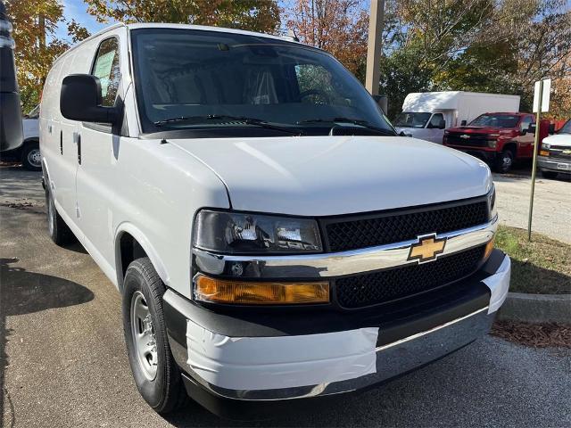 2025 Chevrolet Express Cargo 2500 Vehicle Photo in ALCOA, TN 37701-3235