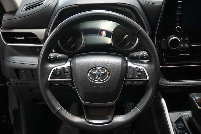 2022 Toyota Highlander Vehicle Photo in ANCHORAGE, AK 99515-2026