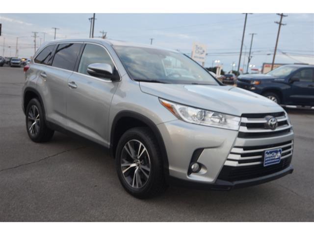 Used 2019 Toyota Highlander LE Plus with VIN 5TDZZRFH9KS338656 for sale in Alcoa, TN