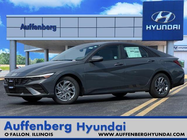 2024 Hyundai ELANTRA Vehicle Photo in O'Fallon, IL 62269