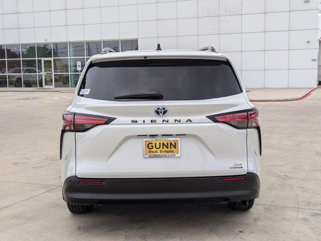 2022 Toyota Sienna Vehicle Photo in SELMA, TX 78154-1459