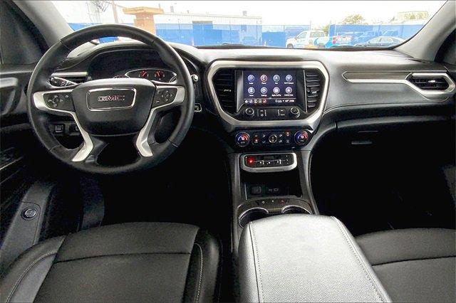 2023 GMC Acadia Vehicle Photo in TOPEKA, KS 66609-0000