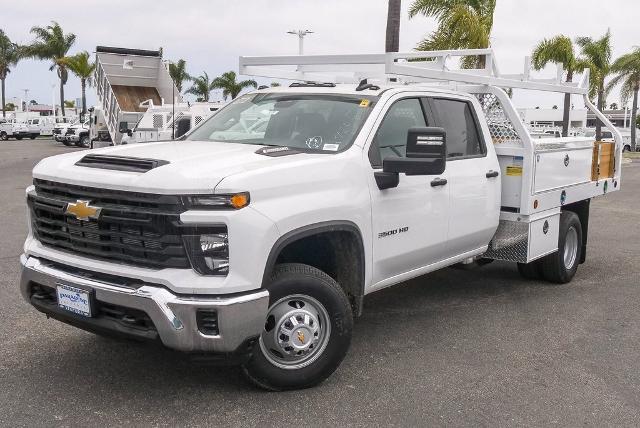 2024 Chevrolet Silverado 3500 HD CC Vehicle Photo in VENTURA, CA 93003-8585