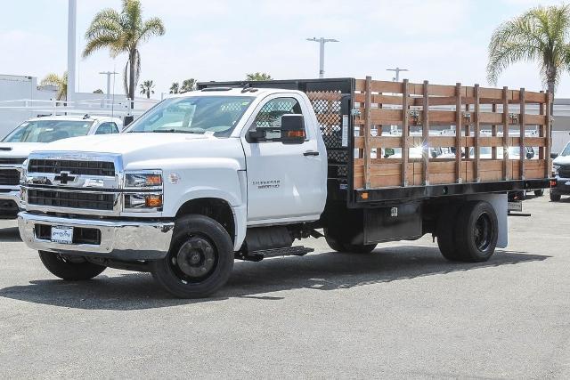 2023 Chevrolet Silverado Chassis Cab Vehicle Photo in VENTURA, CA 93003-8585