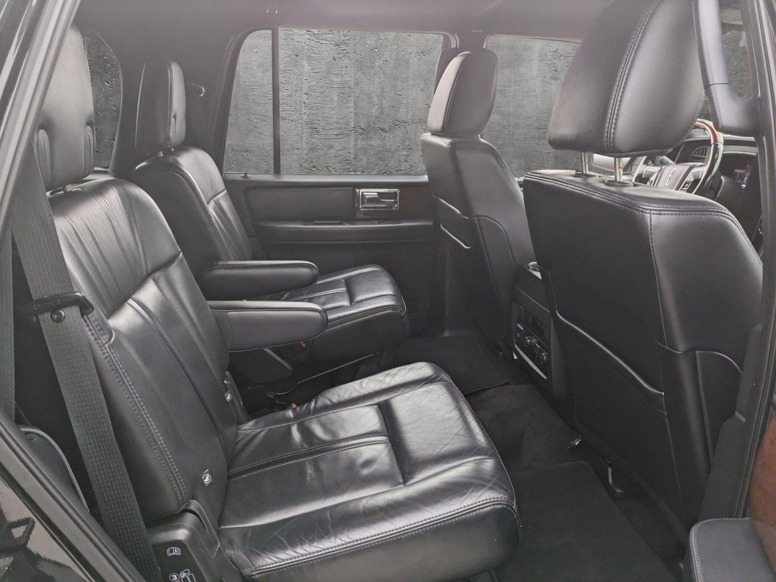 2015 Lincoln Navigator Vehicle Photo in Corpus Christi, TX 78415