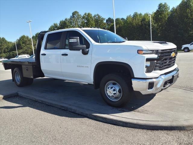 2024 Chevrolet Silverado 3500 HD Chassis Cab Vehicle Photo in EMPORIA, VA 23847-1235