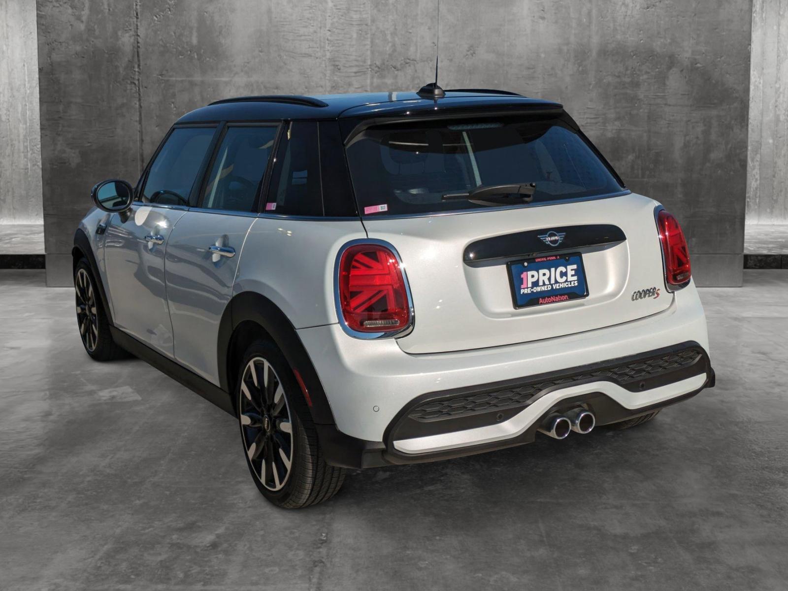 2022 MINI Cooper S Hardtop 4 Door Vehicle Photo in Towson, MD 21204