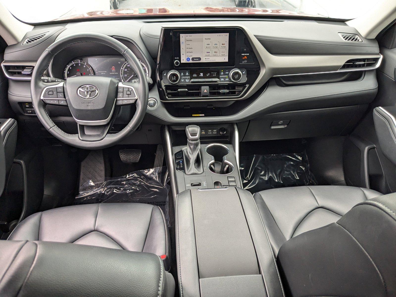 2023 Toyota Highlander Vehicle Photo in Miami, FL 33135