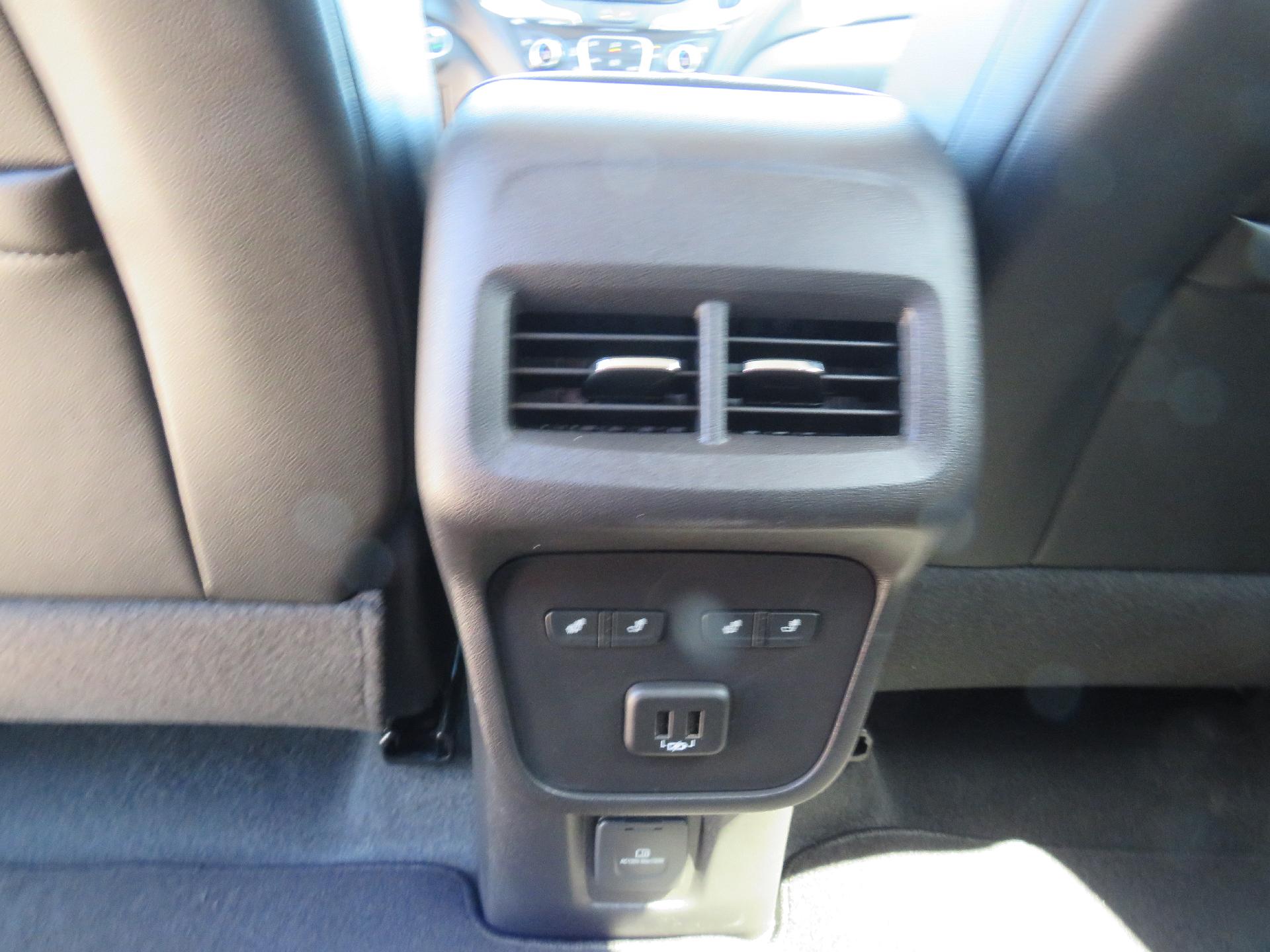 2024 Chevrolet Equinox Vehicle Photo in MAPLETON, IA 51034-1072