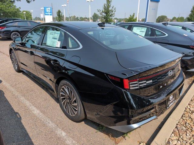 2024 Hyundai SONATA Hybrid Vehicle Photo in Greeley, CO 80634