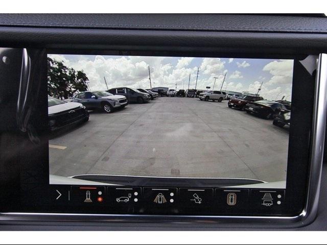 2024 GMC Yukon XL Vehicle Photo in ROSENBERG, TX 77471-5675