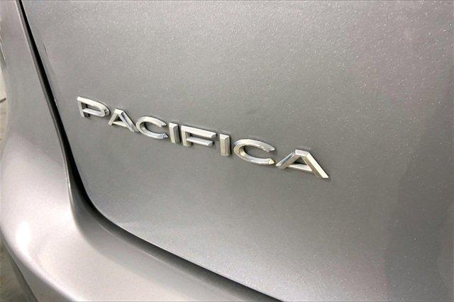 2019 Chrysler Pacifica Vehicle Photo in KANSAS CITY, MO 64114-4502