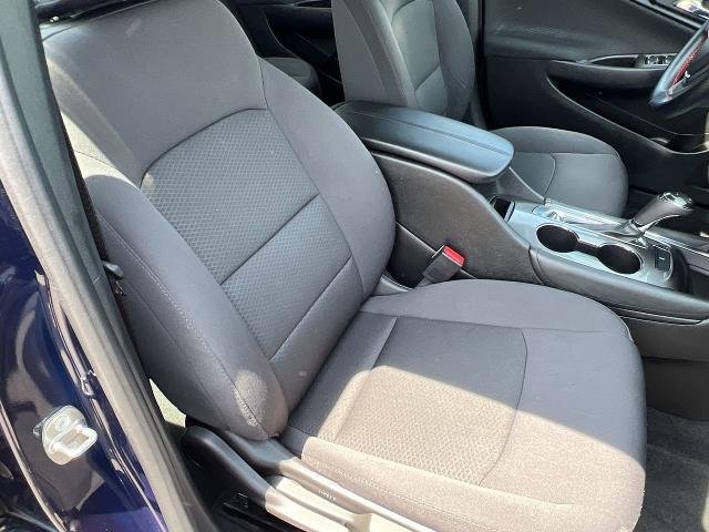 2017 Chevrolet Malibu Vehicle Photo in BOSTON, NY 14025-9684