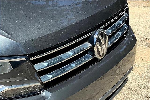 2020 Volkswagen Tiguan Vehicle Photo in Kansas City, MO 64114