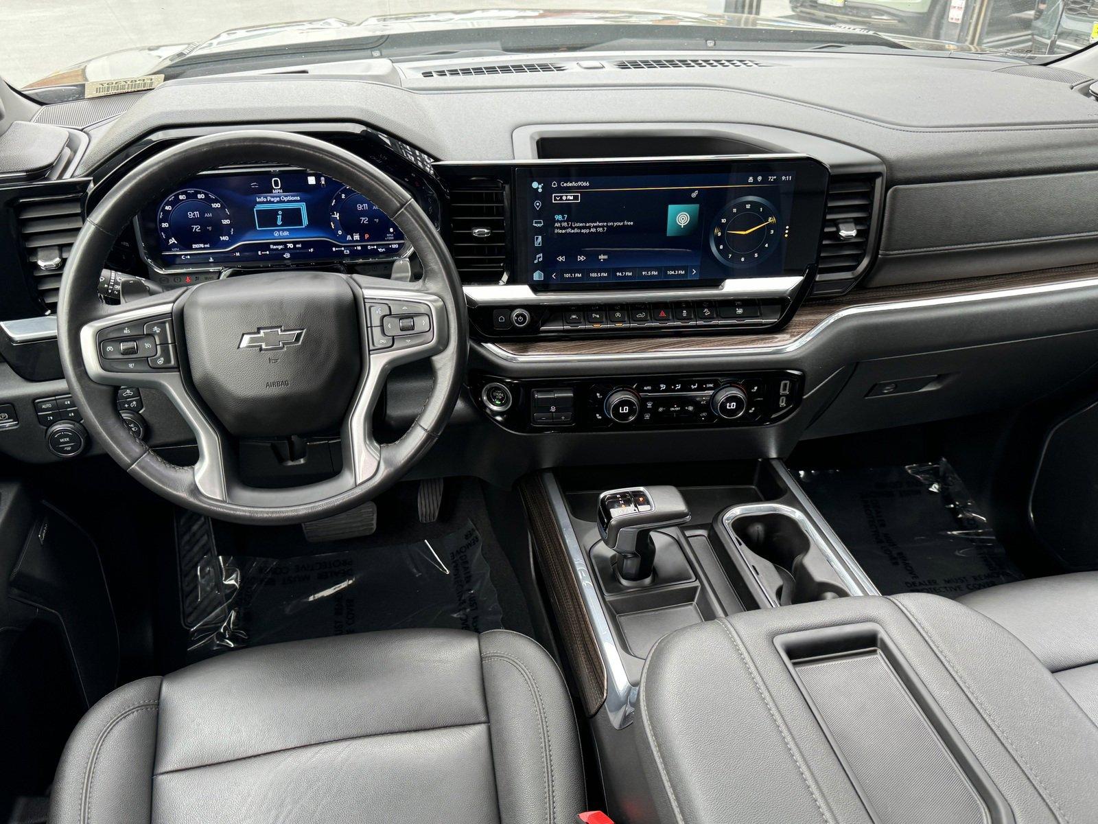 2022 Chevrolet Silverado 1500 Vehicle Photo in LOS ANGELES, CA 90007-3794