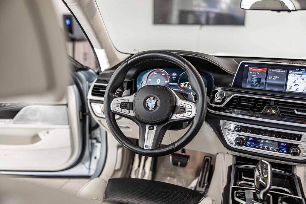 2018 BMW M760i xDrive Vehicle Photo in Saint Charles, IL 60174