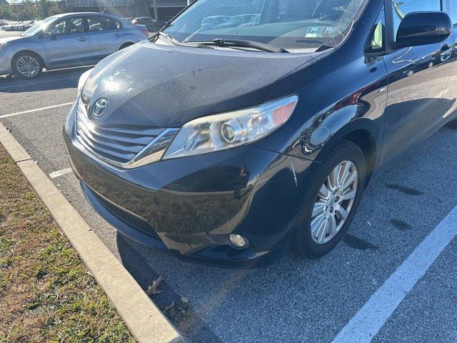 2017 Toyota Sienna Vehicle Photo in Trevose, PA 19053