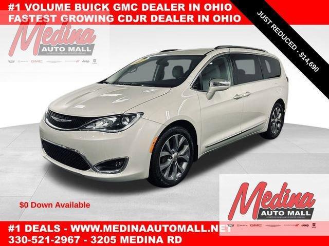 2017 Chrysler Pacifica Vehicle Photo in MEDINA, OH 44256-9631