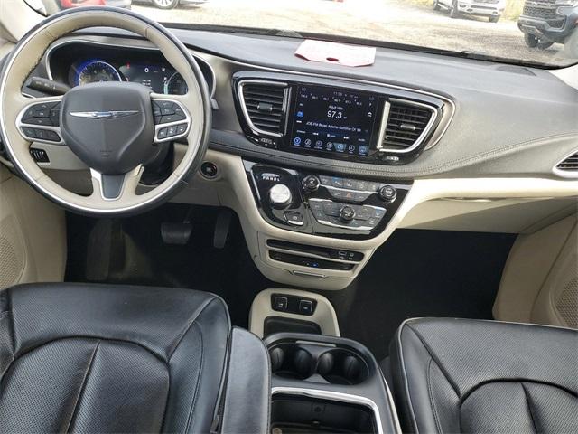 2017 Chrysler Pacifica Vehicle Photo in GRAND BLANC, MI 48439-8139