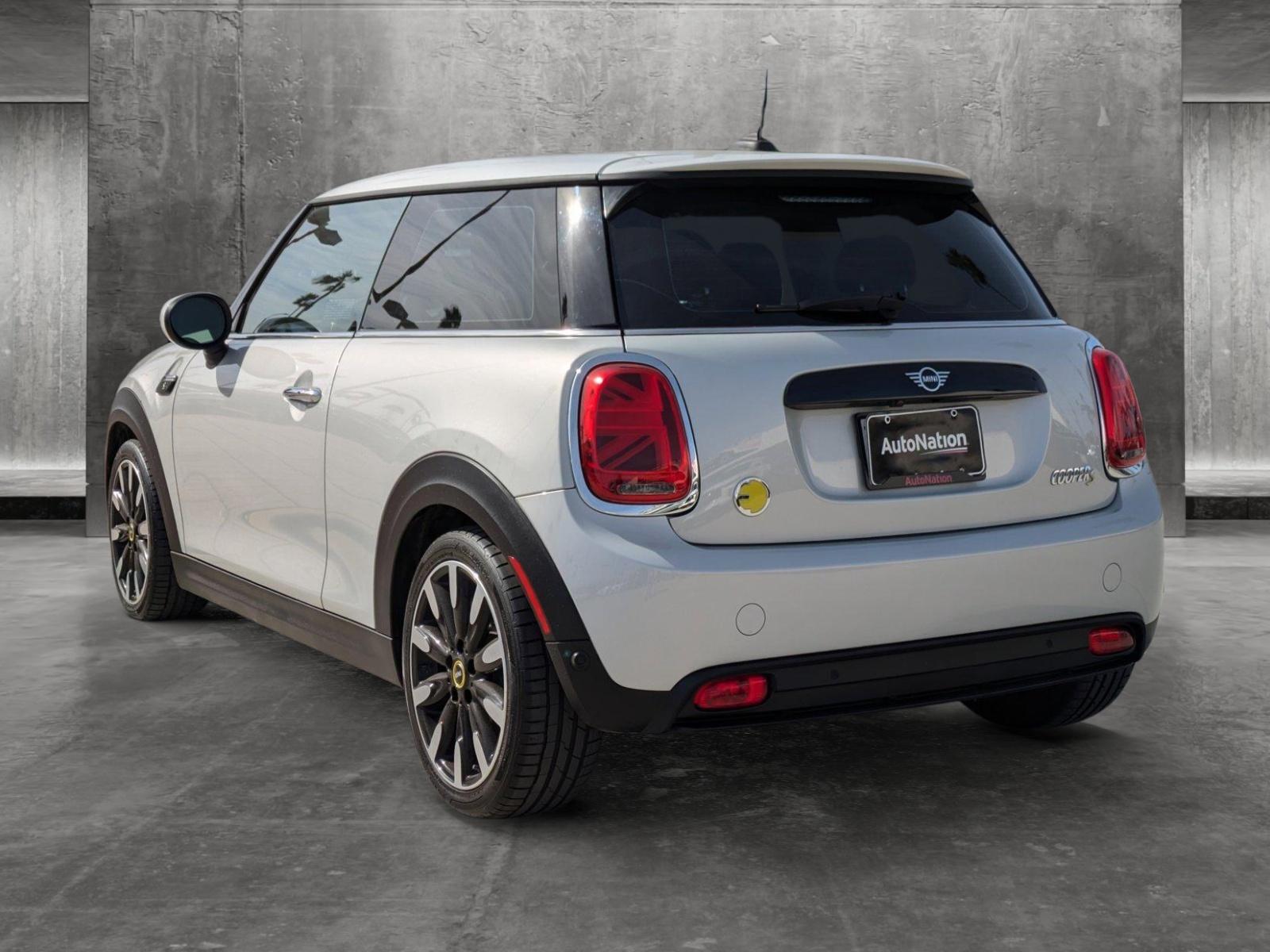 2023 MINI Electric Hardtop 2 Door Vehicle Photo in Tustin, CA 92782