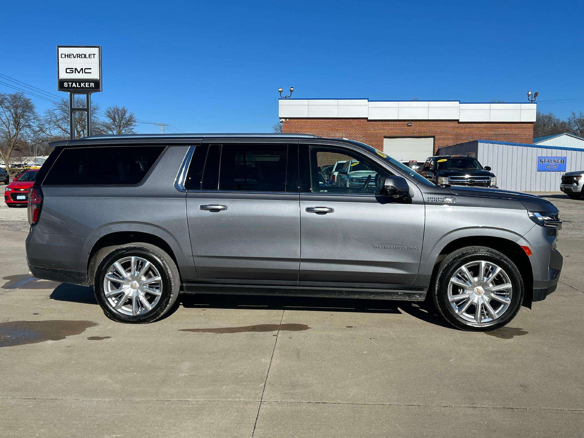 Certified 2021 Chevrolet Suburban High Country with VIN 1GNSKGKLXMR298567 for sale in Creston, IA