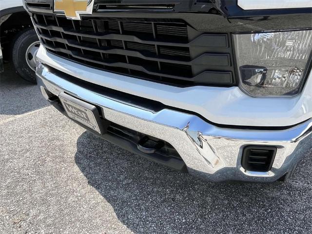 2024 Chevrolet Silverado 3500 HD CC Vehicle Photo in ALCOA, TN 37701-3235