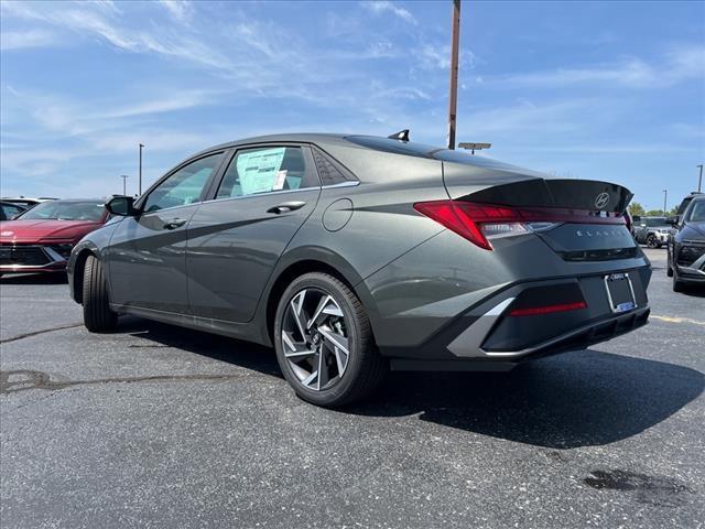 2024 Hyundai ELANTRA Vehicle Photo in O'Fallon, IL 62269