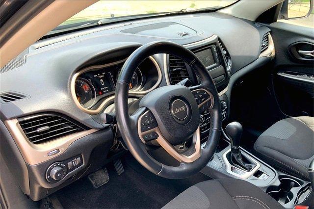 2017 Jeep Cherokee Vehicle Photo in KANSAS CITY, MO 64114-4502