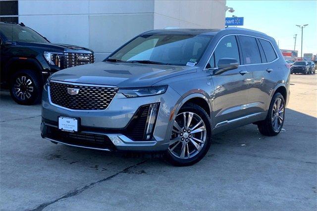 2024 Cadillac XT6 Vehicle Photo in TOPEKA, KS 66609-0000