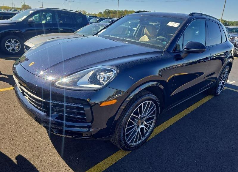 2023 Porsche Cayenne Vehicle Photo in Plainfield, IL 60586