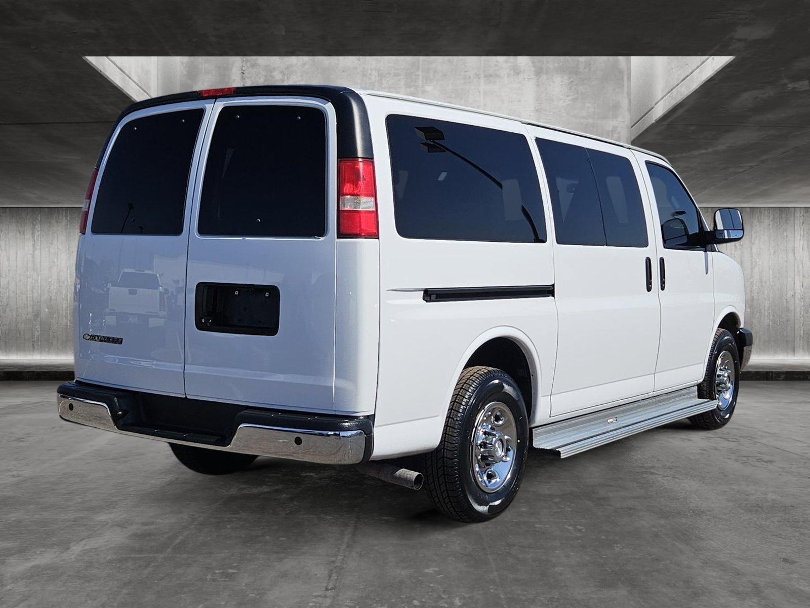 2016 Chevrolet Express Passenger Vehicle Photo in PEORIA, AZ 85382-3715