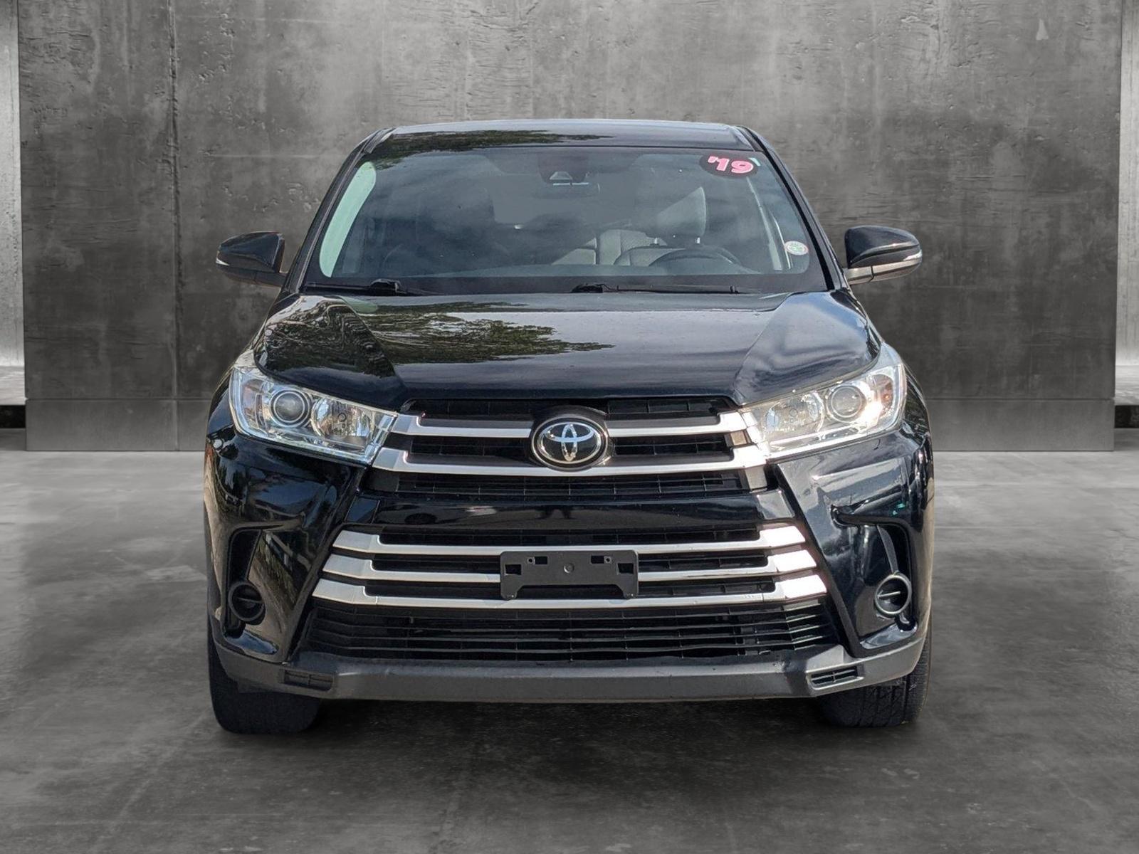 2019 Toyota Highlander Vehicle Photo in Davie, FL 33331