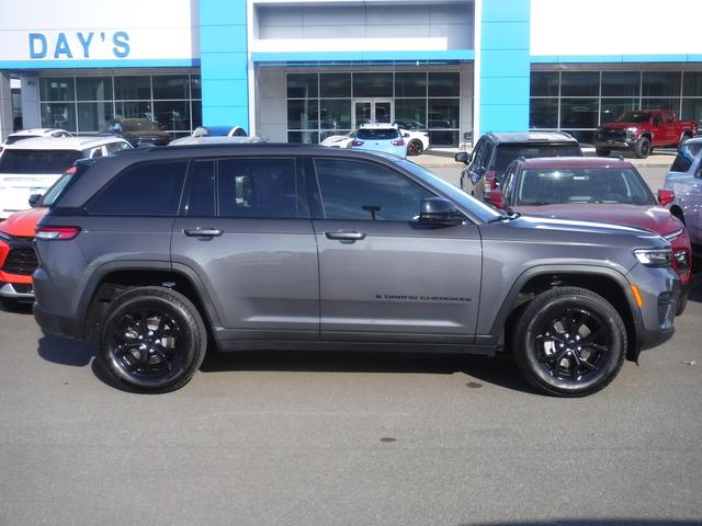 2024 Jeep Grand Cherokee Vehicle Photo in JASPER, GA 30143-8655