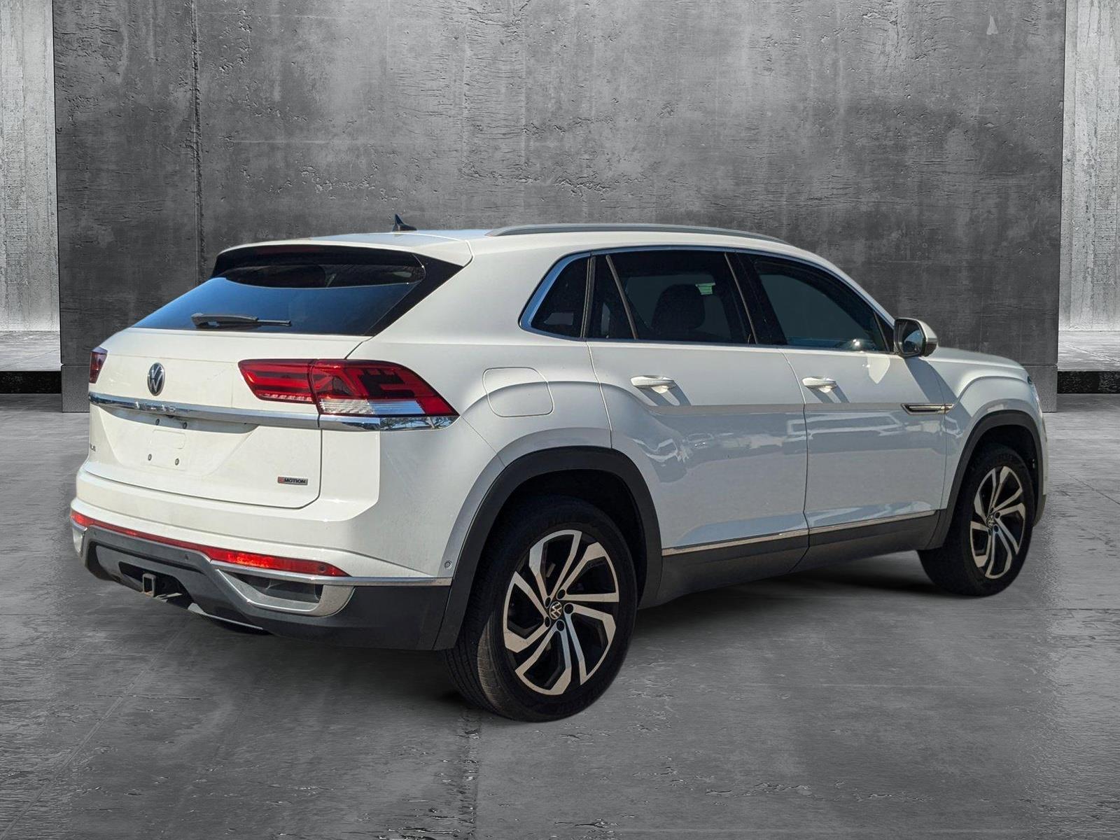 2020 Volkswagen Atlas Cross Sport Vehicle Photo in St. Petersburg, FL 33713