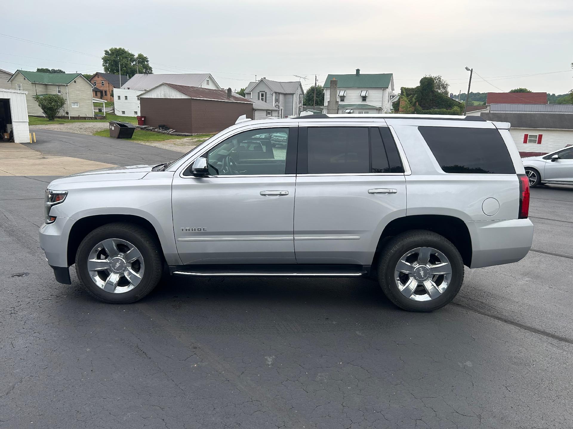 Used 2019 Chevrolet Tahoe Premier with VIN 1GNSKCKC7KR371092 for sale in South Webster, OH