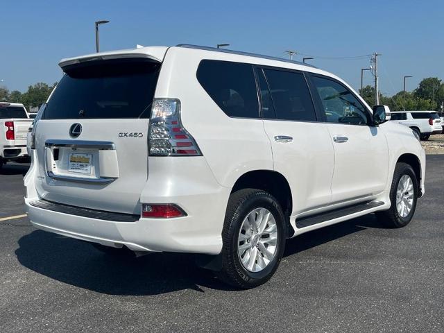 2023 Lexus GX 460 Vehicle Photo in COLUMBIA, MO 65203-3903