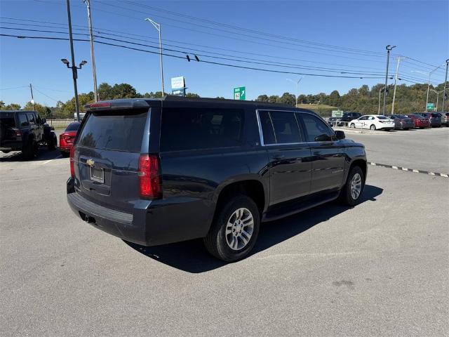 2019 Chevrolet Suburban Vehicle Photo in ALCOA, TN 37701-3235