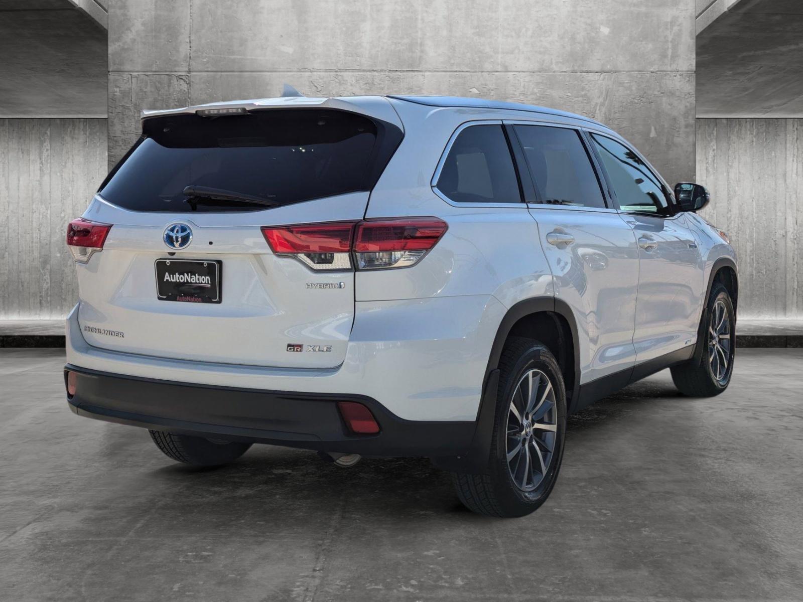 2019 Toyota Highlander Vehicle Photo in Tustin, CA 92782