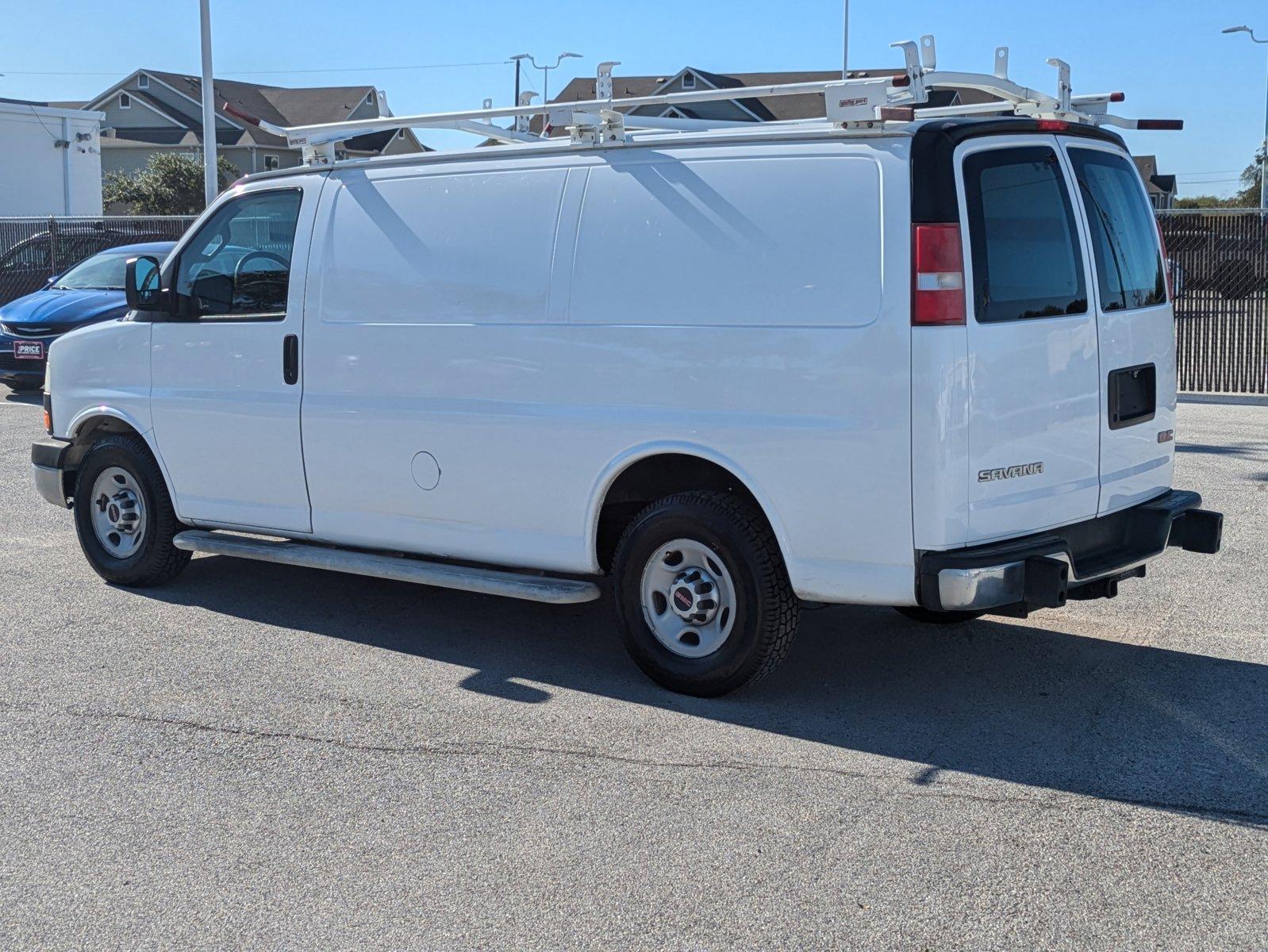 2017 GMC Savana Cargo Van Vehicle Photo in Corpus Christi, TX 78415