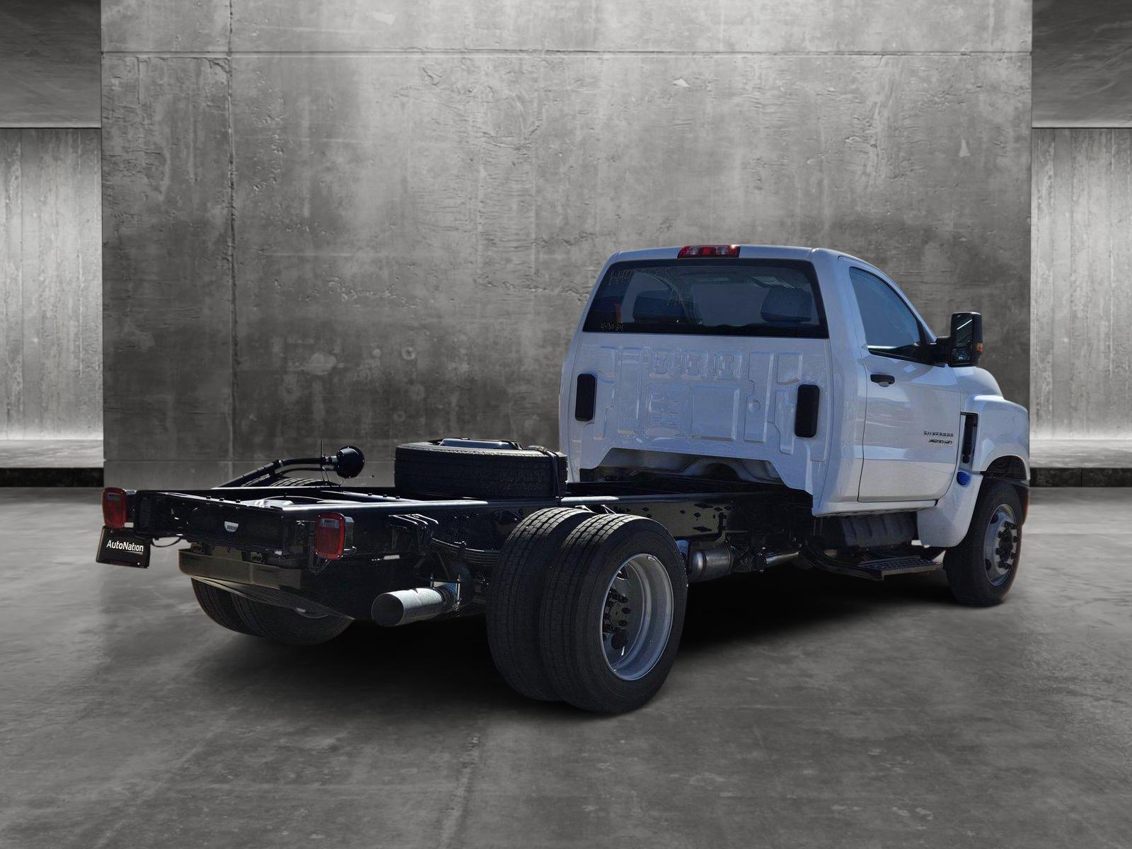 2024 Chevrolet Silverado Chassis Cab Vehicle Photo in AMARILLO, TX 79103-4111