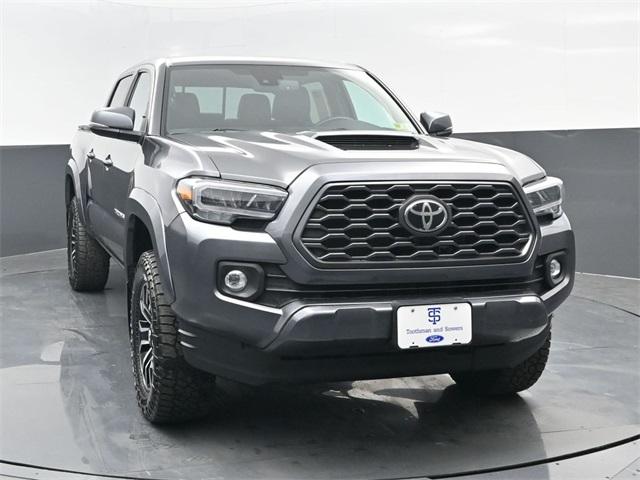Used 2020 Toyota Tacoma TRD Sport with VIN 3TMCZ5AN7LM322582 for sale in Whitehall, WV