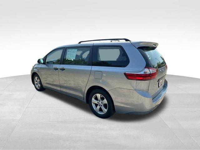 2016 Toyota Sienna Vehicle Photo in MEDINA, OH 44256-9631