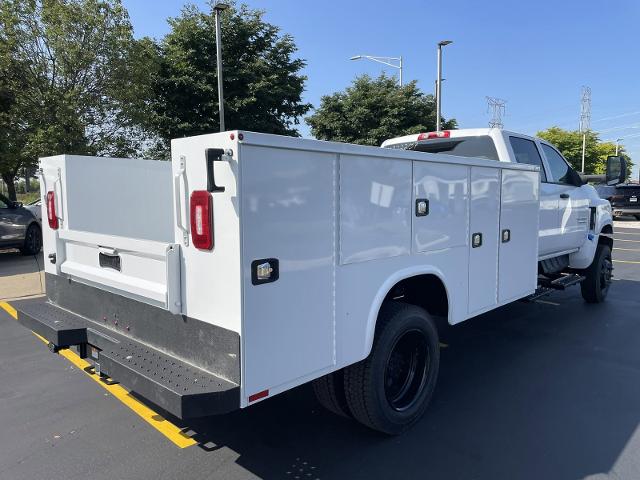 2024 Chevrolet Silverado Chassis Cab Vehicle Photo in JOLIET, IL 60435-8135