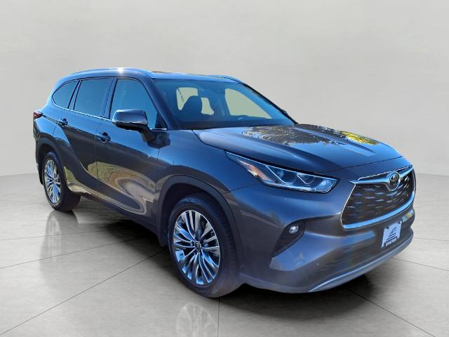 2023 Toyota Highlander Vehicle Photo in Oshkosh, WI 54904