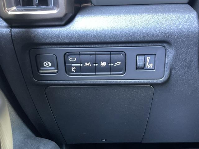 2025 GMC HUMMER EV SUV Vehicle Photo in TURLOCK, CA 95380-4918