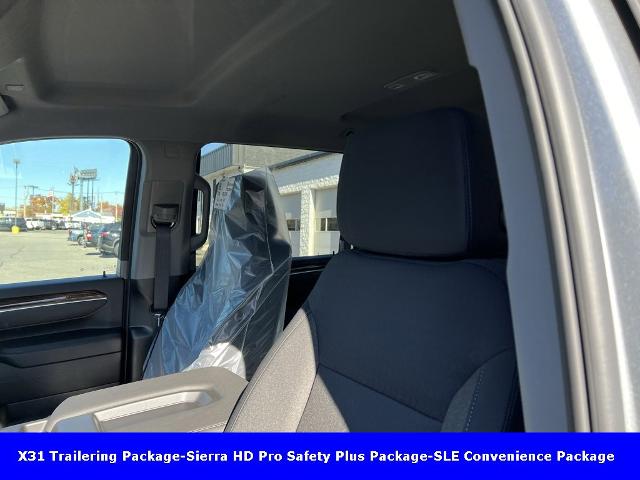 2025 GMC Sierra 3500HD Vehicle Photo in CHICOPEE, MA 01020-5001