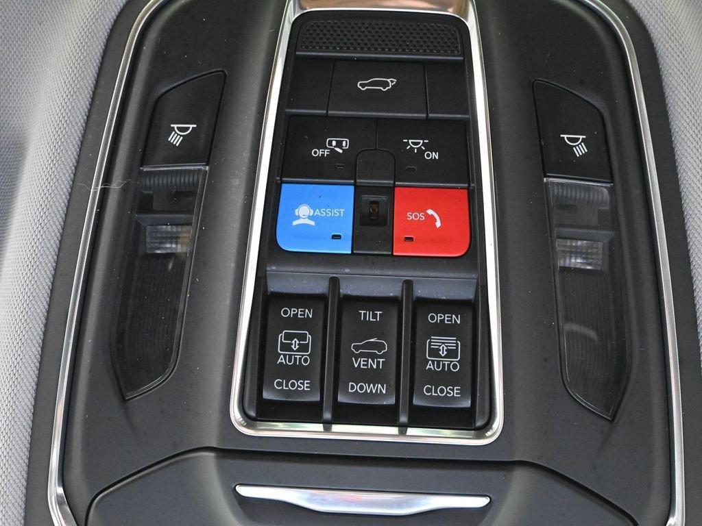 2021 Jeep Grand Cherokee L Vehicle Photo in Cedar Rapids, IA 52402