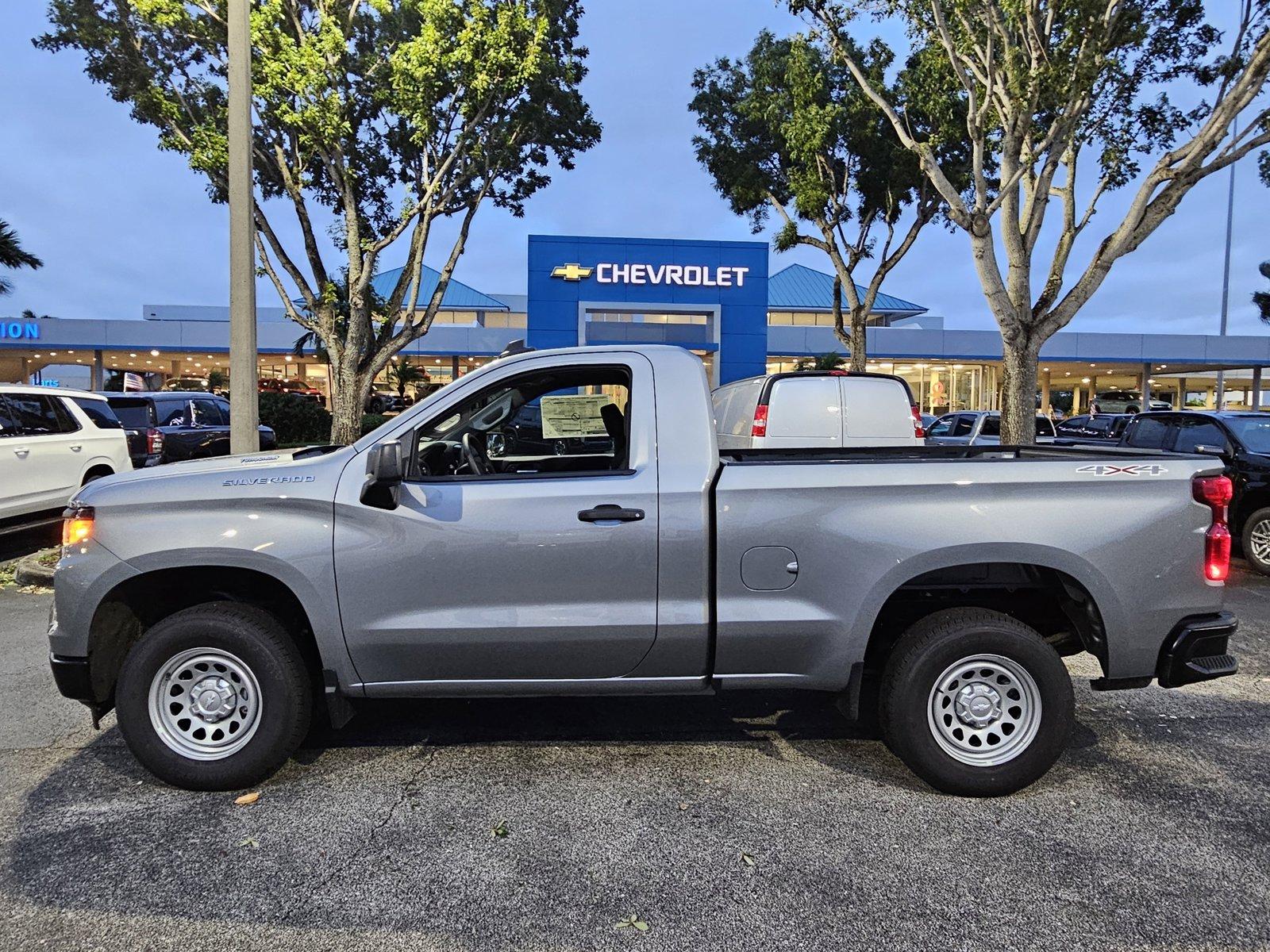 2025 Chevrolet Silverado 1500 Vehicle Photo in GREENACRES, FL 33463-3207